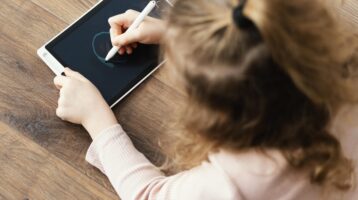 بهترین تبلت جادویی برای کودکان | راهنمای خرید هوشمندانه + مقایسه مدل‌ها